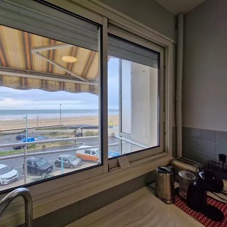 T3 Face Renove Avec Balcon Et Wifi A Saint-jean-de-monts - Fr-1-777-42